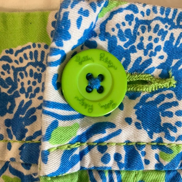 Size 2 Lilly Pulitzer Callahan Shorts - Picture 3 of 5